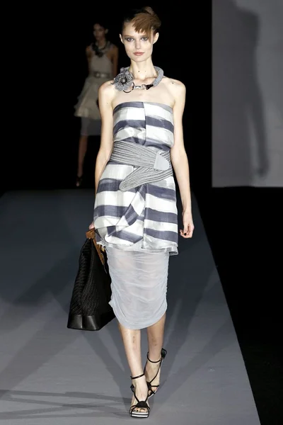 Look 49